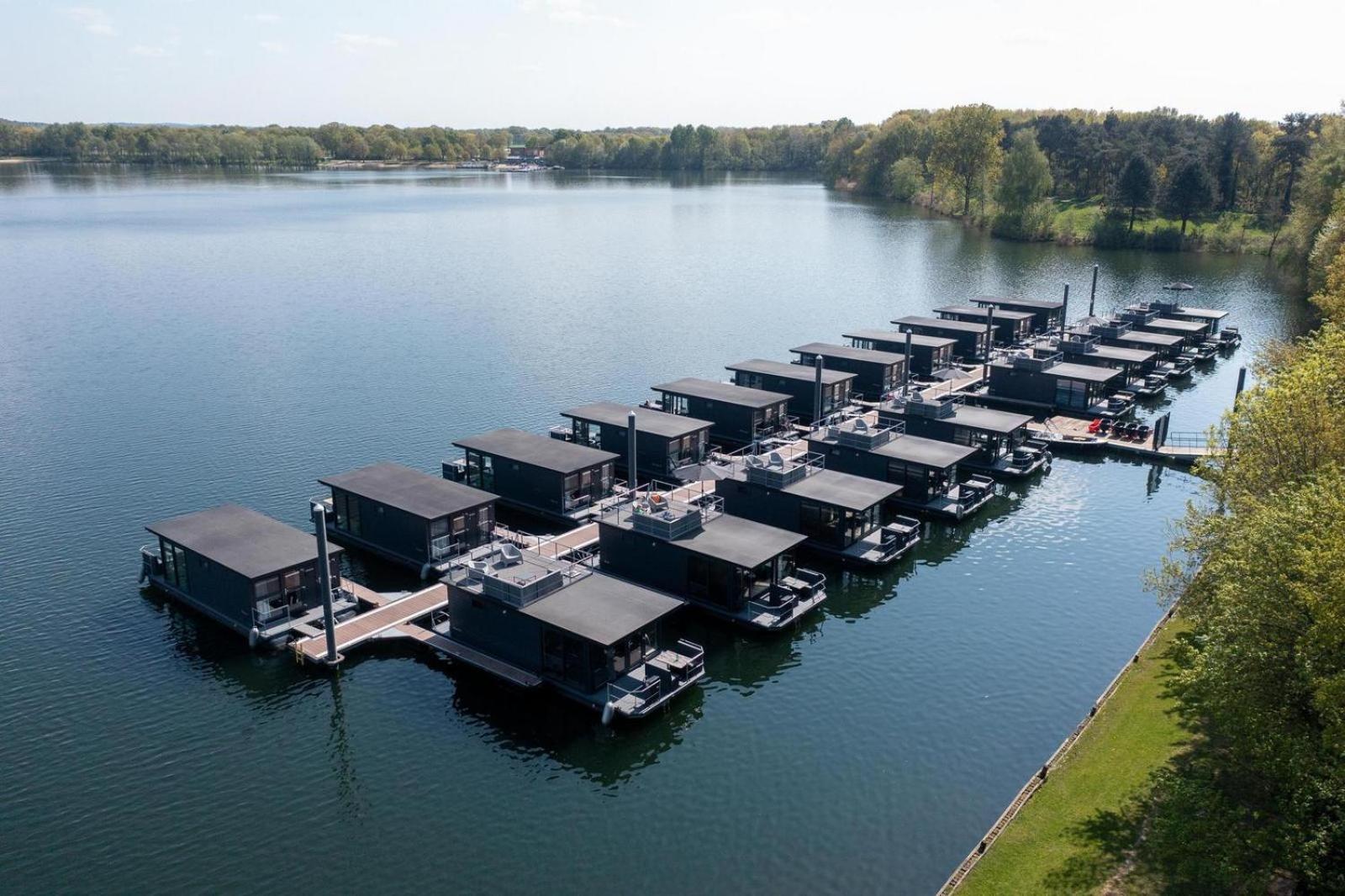 Houseboat Marina Mookerplas 4-6 Persons Plasmolen Zewnętrze zdjęcie