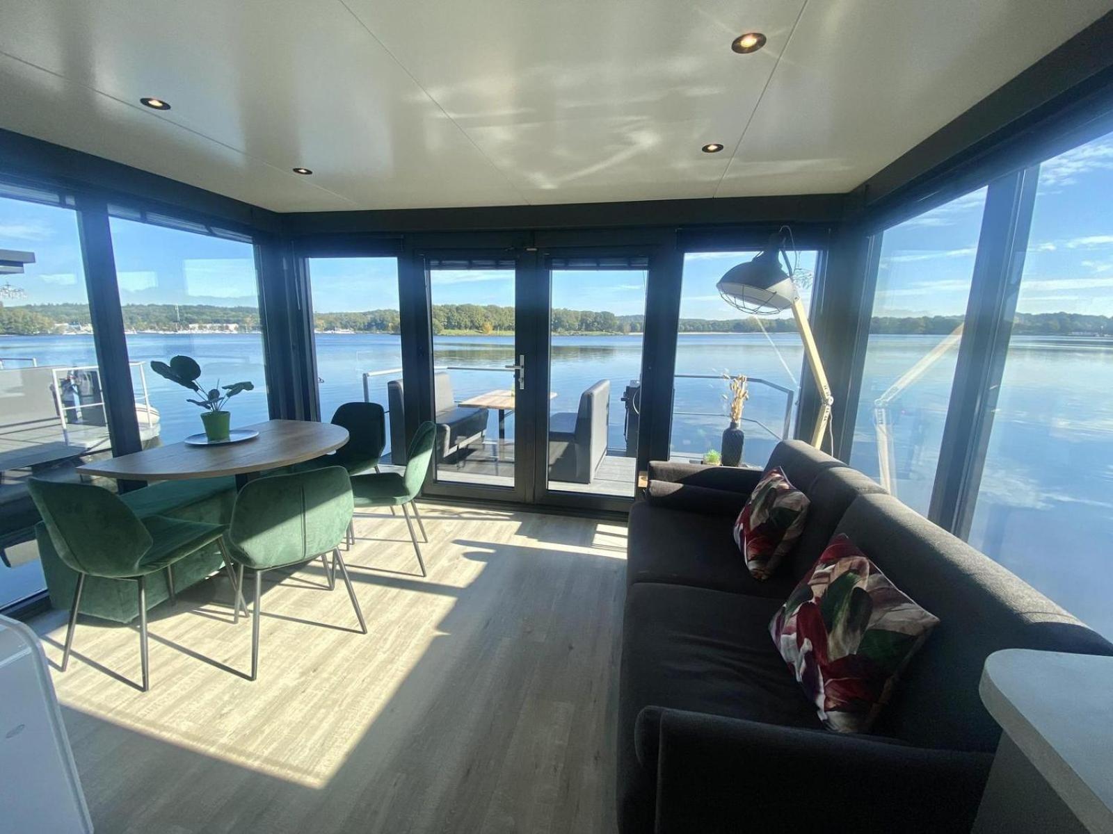 Houseboat Marina Mookerplas 4-6 Persons Plasmolen Zewnętrze zdjęcie