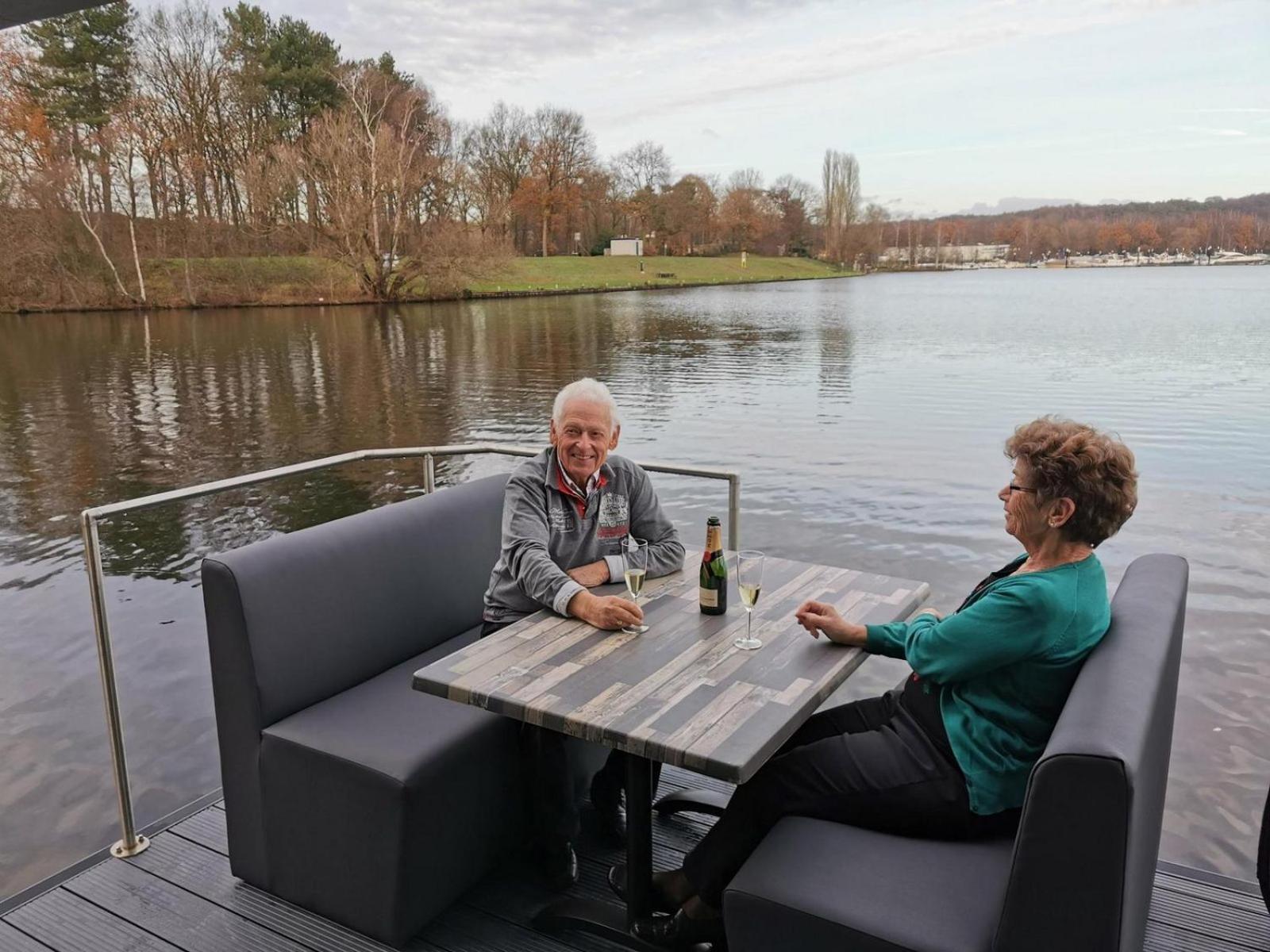 Houseboat Marina Mookerplas 4-6 Persons Plasmolen Zewnętrze zdjęcie