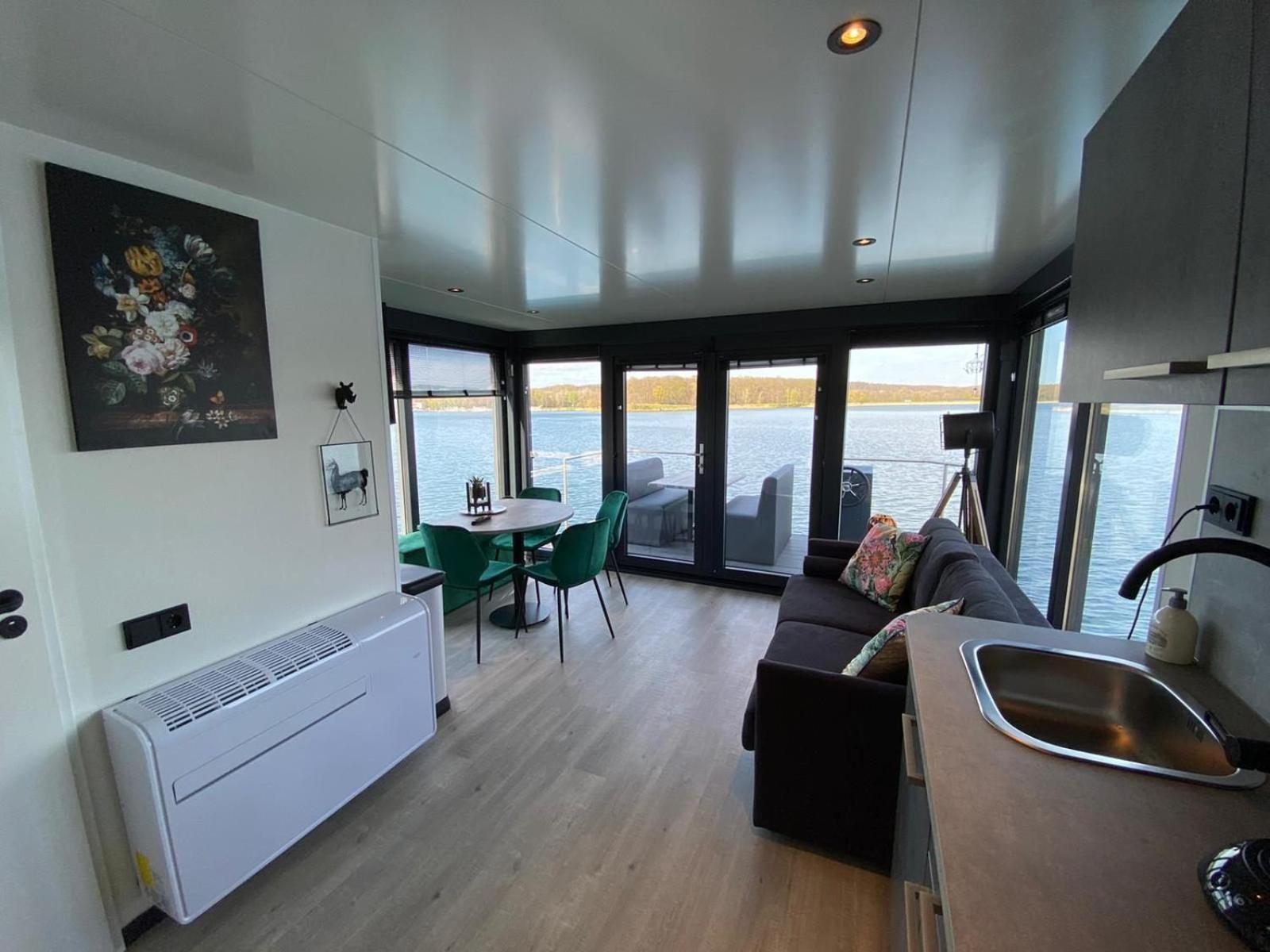 Houseboat Marina Mookerplas 4-6 Persons Plasmolen Zewnętrze zdjęcie